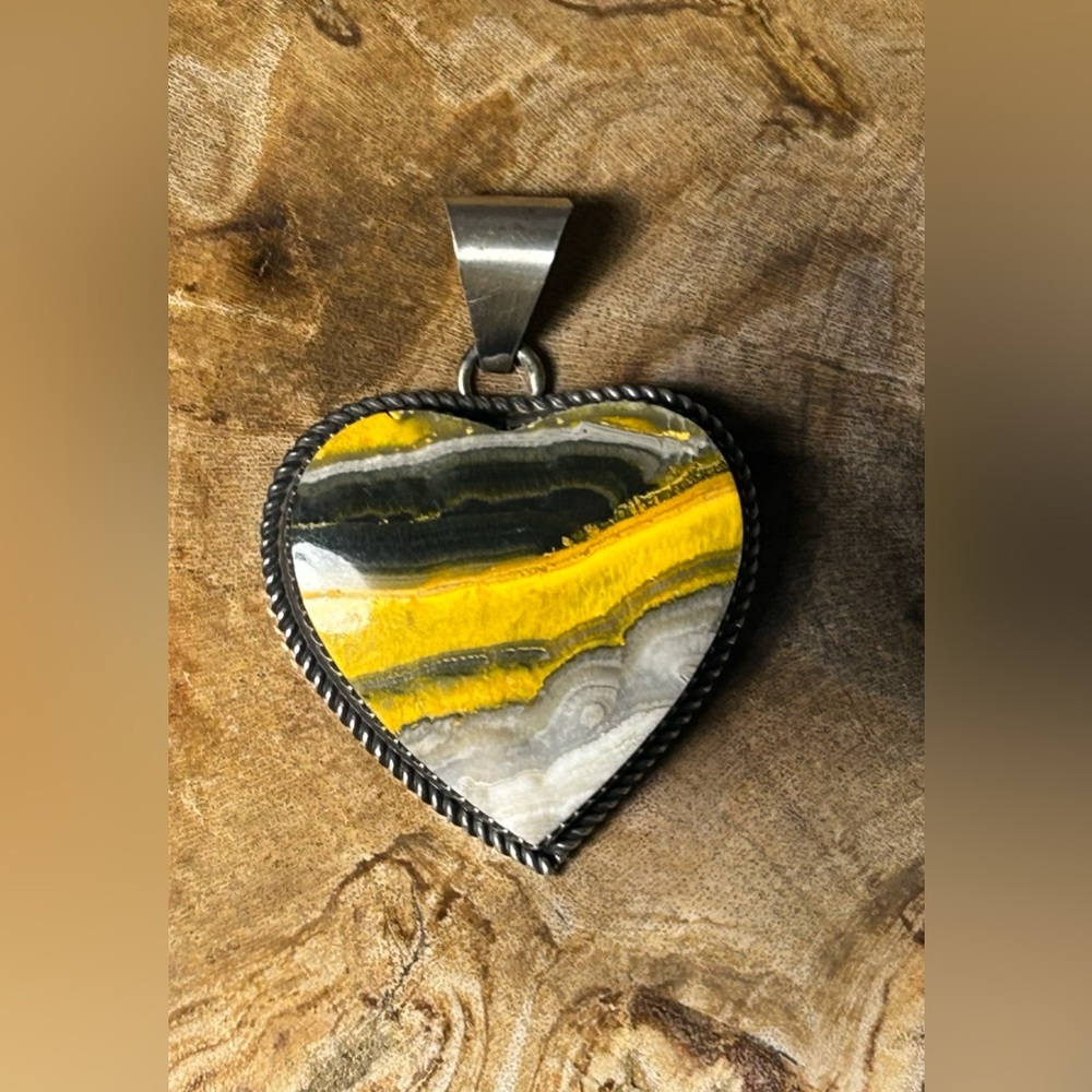 NWT Navajo Handmade Bumblebee Jasper Heart Pendant